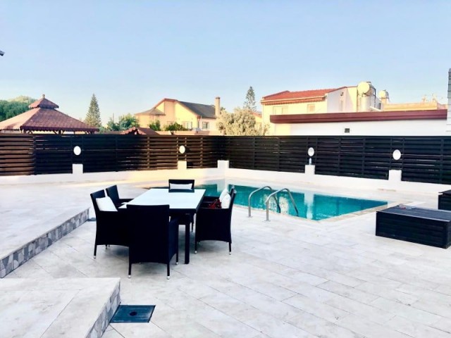 4+1 Villa mit privatem Pool in Tuzla für Informationen:05338867072 ** 