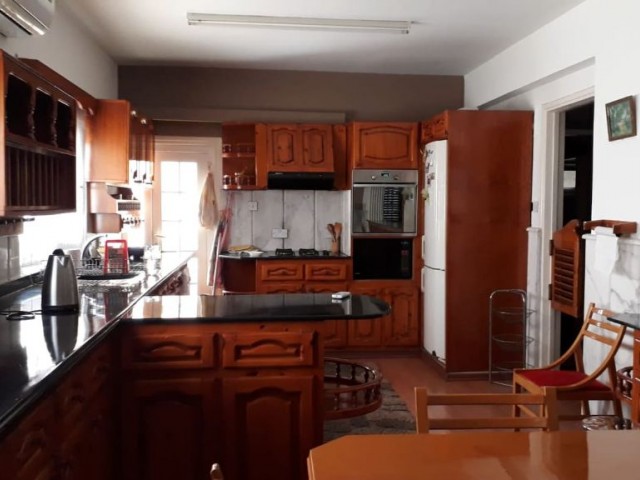 Voll möblierte 3 + 1 Wohnung zur Miete in Famagusta für Informationen:05338649682 ** 