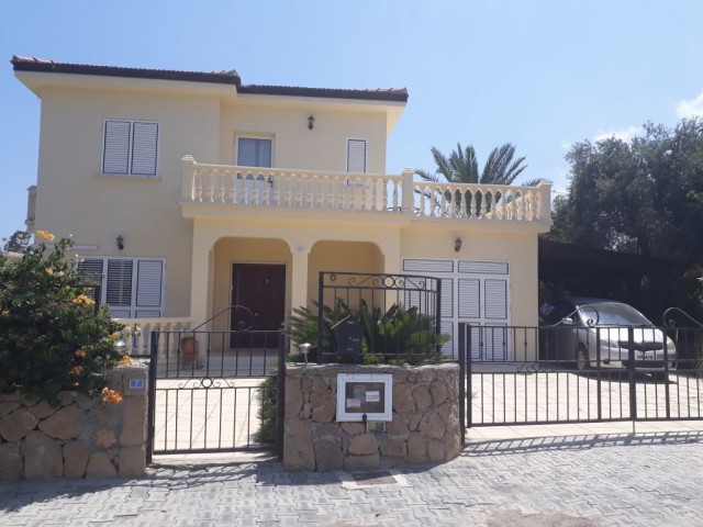 Beautiful 3 bedroom Villa with swimming pool near the maın road ın Catalkoy