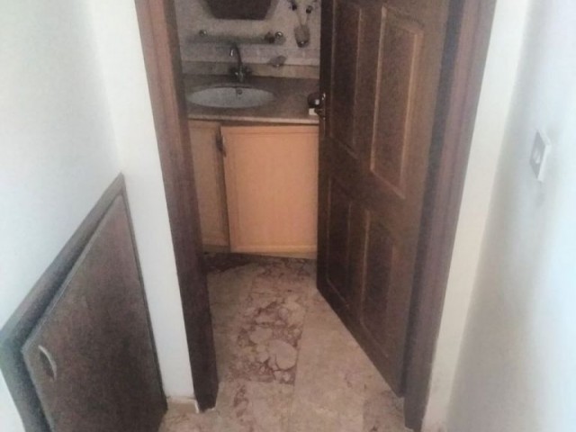 Girne Alsancak'da kiralık 3+1 Çıkartma Plajı'na yakın Güzel Villa!!!!