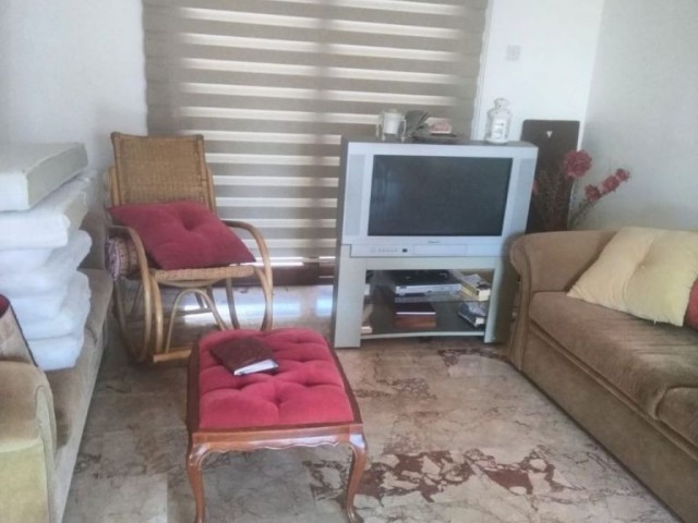 Girne Alsancak'da kiralık 3+1 Çıkartma Plajı'na yakın Güzel Villa!!!!