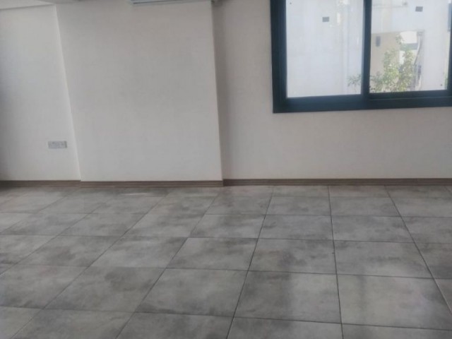 Girne Alsancak da kiralık 2+1  Yarı eşyallı ortak havuzlu daire  Atakara market cıvarlarında!!!!!