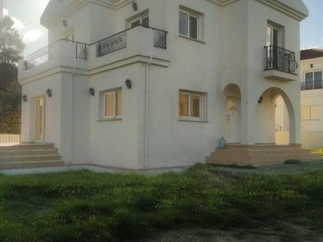 Alsancak Yeşiltepe also has a 3 + 1 Furnished SIFFIR Villa with a large garden for rent !!! РУСКАЯЗИЧНЫ РЕЛТОР!!! ** 