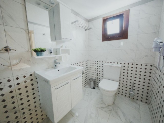 GİRNE MERKEZDE TARİHİ  MİMARİYE SAHİP 27 KİŞİ KAPASİTELİ BOUTIQUE HOTEL- TEK YETKİLİ ACENTE