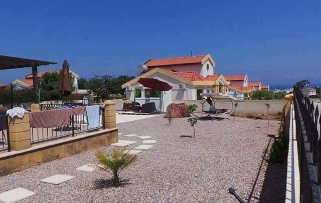 Beautiful well maintained  3 bedroom villa 