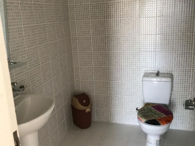 Flat To Rent in Alsancak, Kyrenia