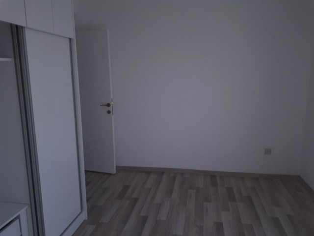 GİRNE MERKEZDE TÜM YAŞAM ALANLARINA YÜRÜME MESAFESİ YENİ 3+1 PENTHOUSE