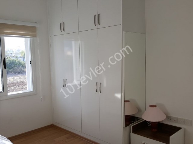 LAPTA DA ÖZEL HAVUZLU MANZARALI LÜX VİLLA  DENİZE 5 DAKİKA MESAFE  UZAKLIGINDA SATILIK. 05338461183 ZEBA TAJİEVA