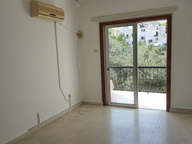 Flat For Sale in Yukarı Girne, Kyrenia