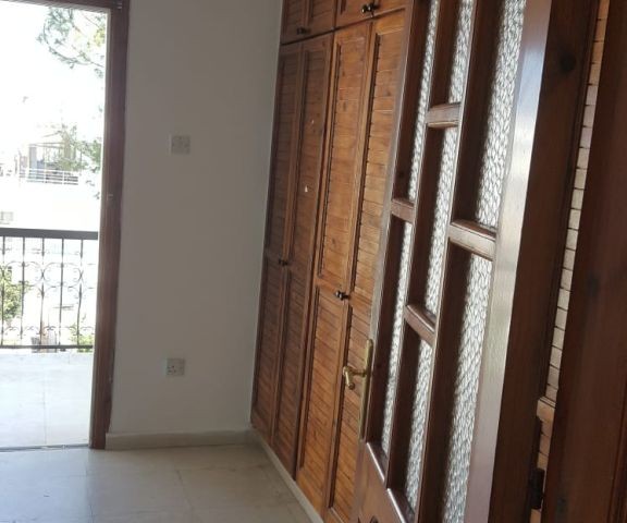 Flat For Sale in Yukarı Girne, Kyrenia