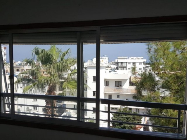 Flat For Sale in Yukarı Girne, Kyrenia