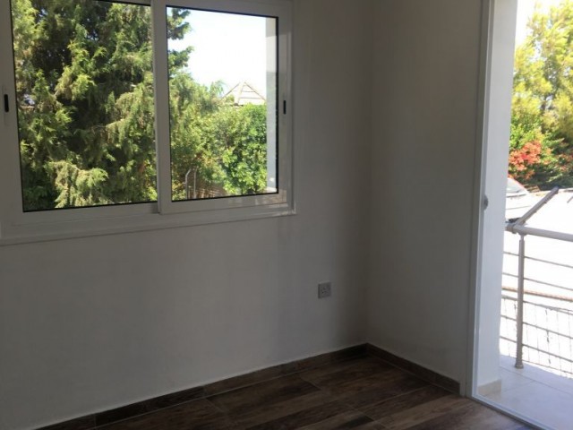 Flat To Rent in Alsancak, Kyrenia