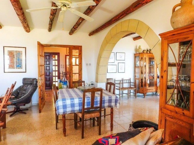 Villa with 3 Bedroom Pre 1974 Turkish Title with furniture and very private