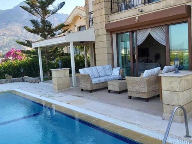 TURKISH TITLE 3 BEDROOM VILLA WITH SWIMMING POOL IN KARŞIYAKA VILLAGE VERY CLOSE TO THE SEA