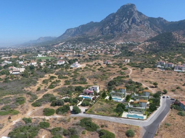 KYRENIA / KARŞIYAKA village FIRST TIME BUILT PROJECT WITH TURKISH TITLE APHRODITE PALACES  PRICES STARTING WITH 1,185,000 Stg.- Doğan BORANSEL 0533-8671911