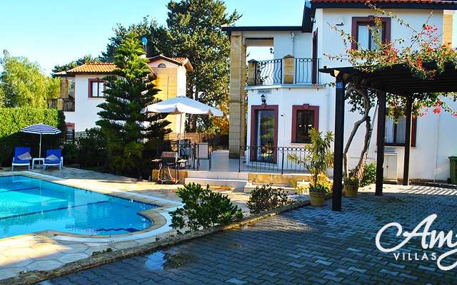 GİRNE, ALSANCAK'ta müstakil koçanlı ve Yüzme havuzlu 3+1 villa. Doğan BORANSEL 05338671911