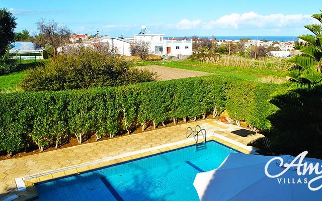 Villa in ALSANCAK  3+1  with swimming pool and individual title deeds- FREE HOLD. Contact : Doğan BORANSEL 0533-8671911