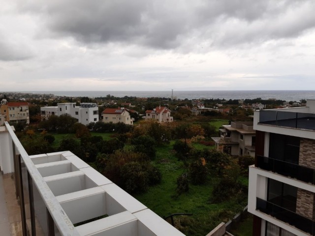 GİRNE , Lapta'da 2 + 1 PENTHOUSE  RESIDANCE BLUE COVE  SİTESİ MUHTEŞEM PANAROMIC DENİZ VE DAĞ MANZARALI