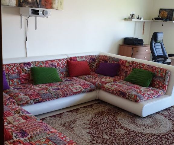 تخت برای فروش in Lapta, گیرنه