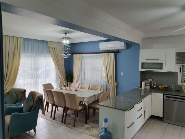 3 + 1 Ground floor apartment with garden in the center of Kyrenia ** 