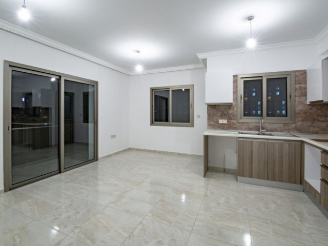 2 + 1 Turkish Cob Apartment in the center of Kyrenia ** 