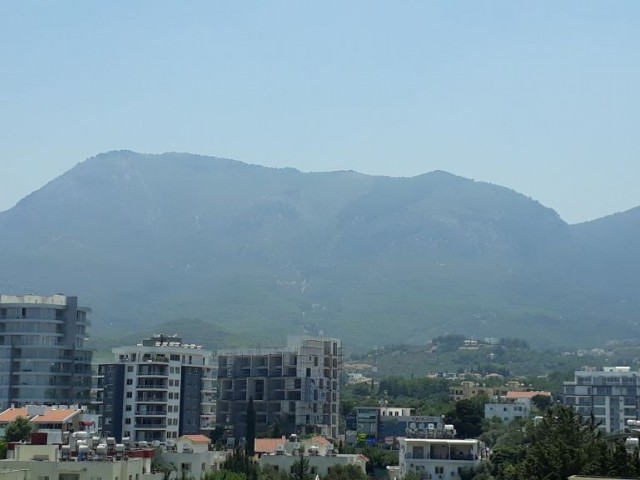 2 + 1 Turkish Cob Apartment in the center of Kyrenia ** 