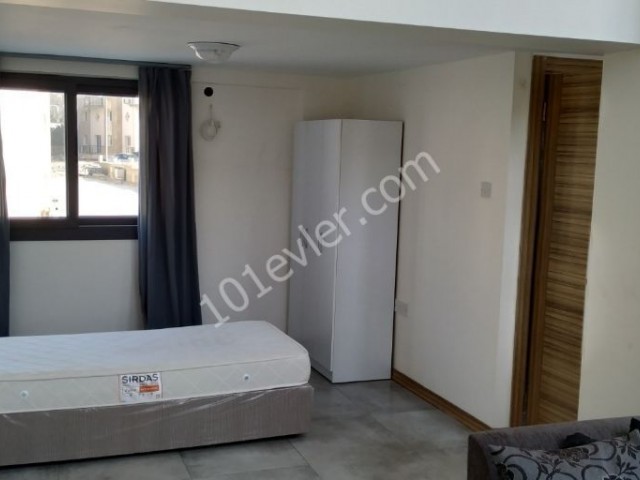 Flat To Rent in Alsancak, Kyrenia