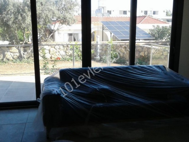 Flat To Rent in Alsancak, Kyrenia