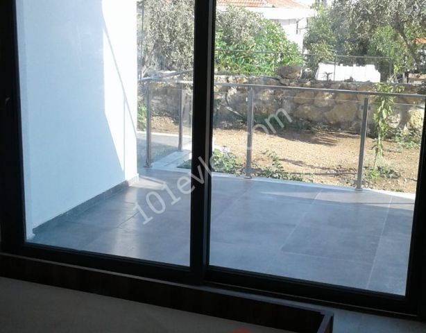 Flat To Rent in Alsancak, Kyrenia