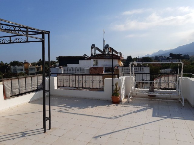 3+1 PENTHOUSE in Lapta very close to the sea with beautiful sea and mountain views and communal swimming pool fully furnished 