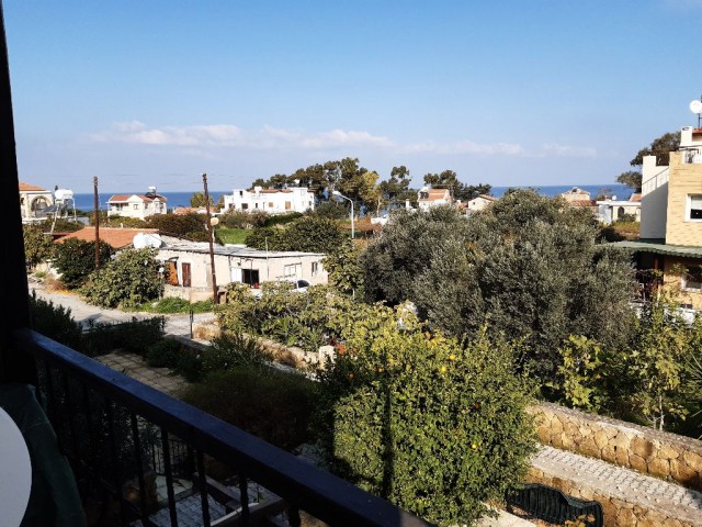 3+1 PENTHOUSE in Lapta very close to the sea with beautiful sea and mountain views and communal swimming pool fully furnished 