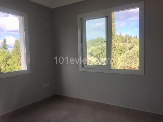 Flat To Rent in Alsancak, Kyrenia