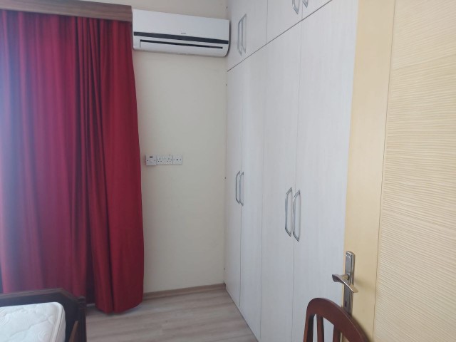 2+1 Wohnung Im Zentrum Von Kyrenia ** 