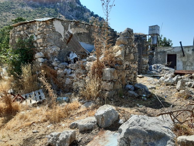 Girne / KARŞIYAKA'da kain YATIRIM ARAZİSİ