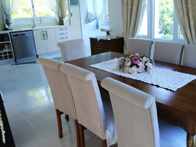 Girne, Zeytinlik 4+1 villa Yüzme 