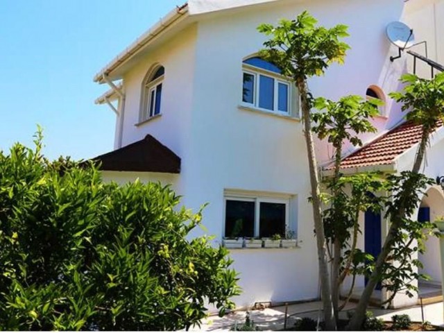 Girne, Zeytinlik 4+1 villa Yüzme 