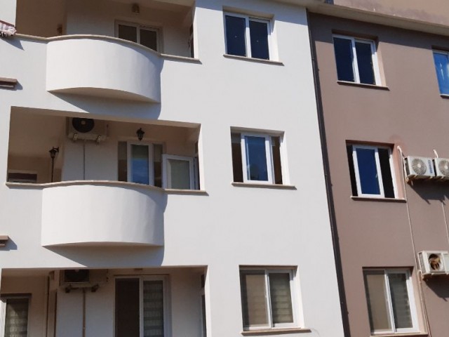 1+1 möblierte, geräumige Wohnung in Kyrenia, ALSANCAK ** 