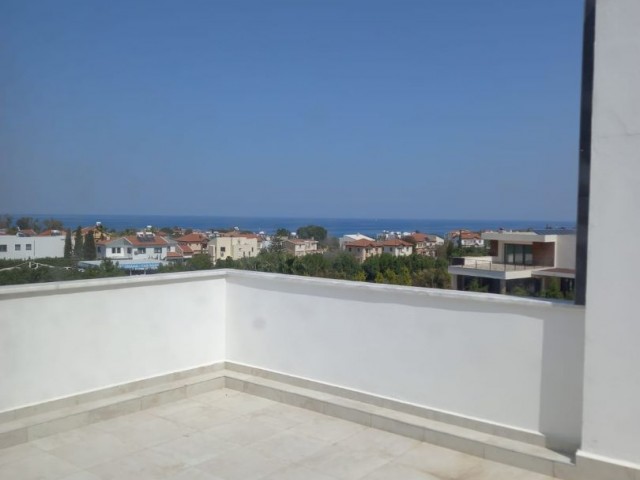 VILLA MIT AUSSICHT ZUM VERKAUF MIT HERRLICHER LAGE IN ALSANCAK REGION ** 