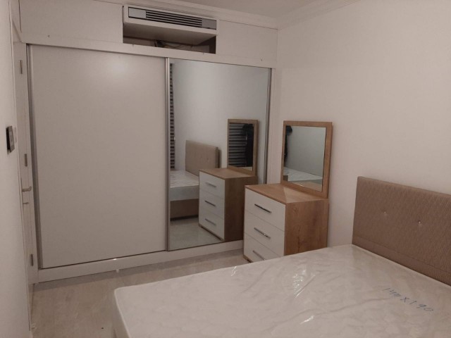 2+1 Residenz Wohnung mit Gemeinschaftspool in Kyrenia Lapta, gemeinsamer Parkplatz, Sicherheit am Eingang, Zentralheizung und Kühlsystem in Gehweite zum Meer ** 