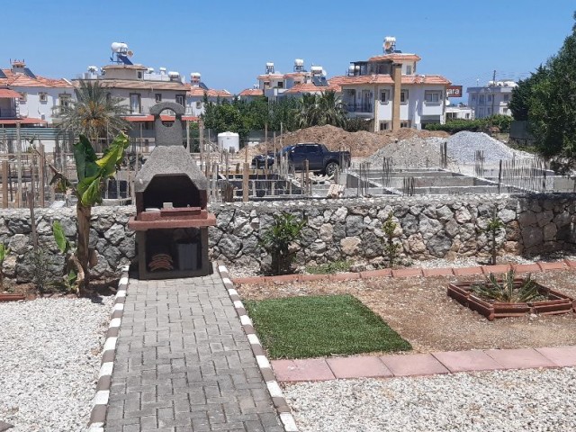 A villa with 3 Bedrooms  and a small garden close to the city centre and markets with sea and mountain views