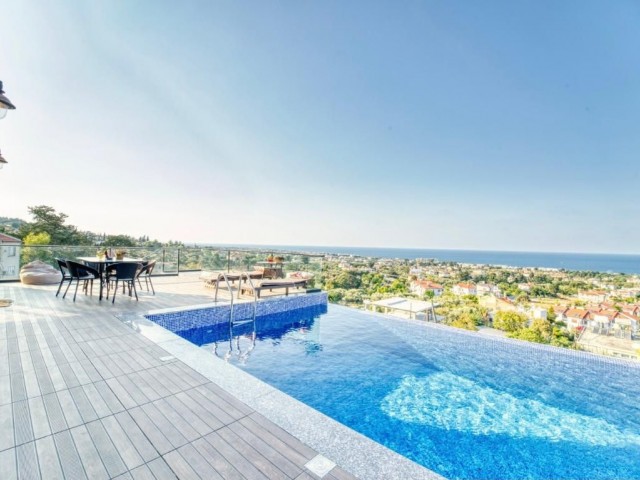 Eine herrliche VILLA mit 3+2 Pools,wo Sie den Sonnenaufgang und Sonnenuntergang in Kyrenia, LAPTA sehen können ** 