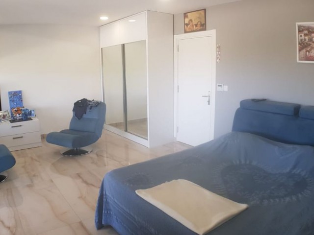 5+1 villa in Kyrenia, alagadi, ganz in der Nähe des Meeres ** 