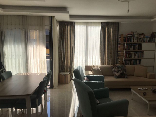 Girne , ALSANCAK'ta 2+1  MUHTEŞEM PENTHOUSE 