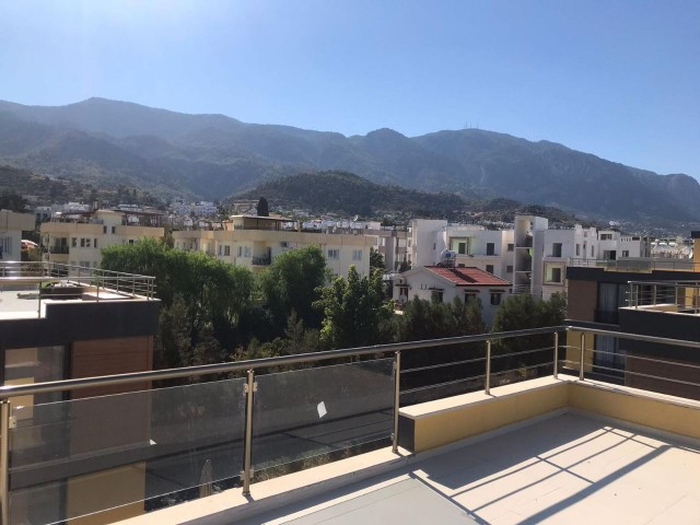 Girne , ALSANCAK'ta 2+1  MUHTEŞEM PENTHOUSE 