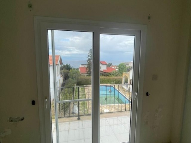 3+1 Villa mit herrlichem Meer-und Bergblick in Kyrenia / Karsiyaka ** 