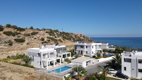 Wunderschöne Villa im Turtle Beach Reservat, ruhigster Ort mit atemberaubendem Blick auf das Meer und die Berge. Null zum Strand, geschlossener Bereich mit privaten Villen. Rufen Sie mich bitte für ein Video an.