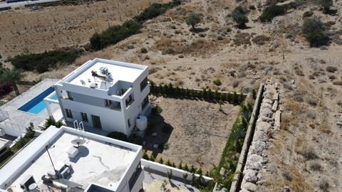 Wunderschöne Villa im Turtle Beach Reservat, ruhigster Ort mit atemberaubendem Blick auf das Meer und die Berge. Null zum Strand, geschlossener Bereich mit privaten Villen. Rufen Sie mich bitte für ein Video an.