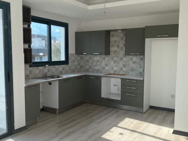 İyi manzaralı modern daire.  Penthause