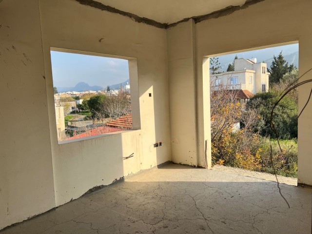 Unfinished villa with  5  bedrooms with excellent sea and mountain views