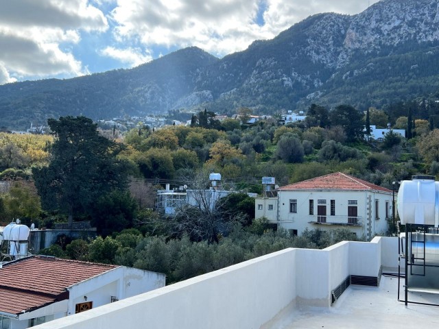 2+1 WOHNUNGEN IN Girne, Lapta MIT NULL MEER- UND BERGBLICK